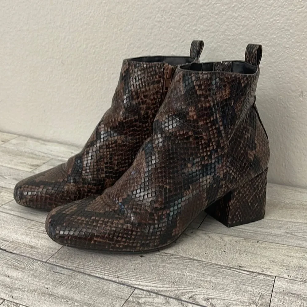 Time and Tru Snake Print Booties With Memory Foam Size 8